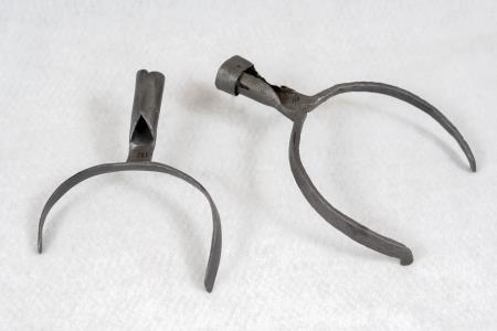 Burkle, 20. st., železo, lesen ročaj.